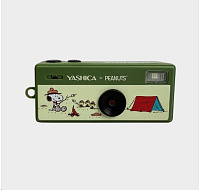 YASHICA Funtastic Keychain Camera (Snoopy's Summit)